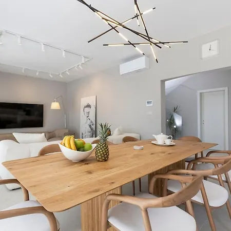 Вилла Terra House Luxury Living Between Mountain & Sea *