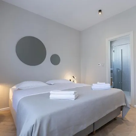 Terra House Luxury Living Between Mountain & Sea Вилла Zrnovnica