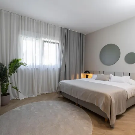 Terra House Luxury Living Between Mountain & Sea Вилла *
