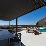Terra House Luxury Living Between Mountain & Sea ヴィラ Žrnovnica
