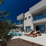 Terra House Luxury Living Between Mountain & Sea Žrnovnica