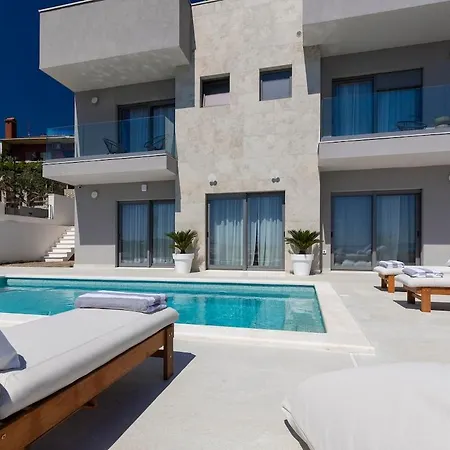 Villa Terra House Luxury Living Between Mountain & Sea