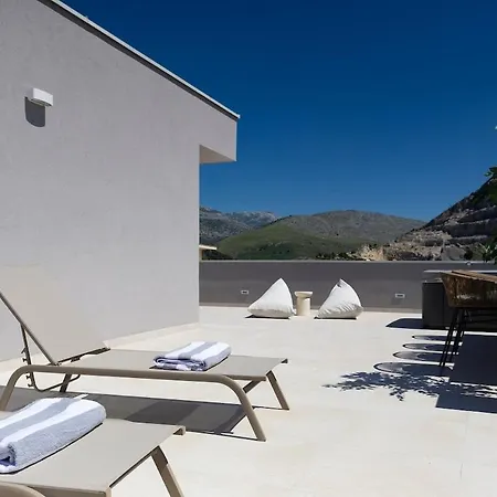Terra House Luxury Living Between Mountain & Sea Žrnovnica