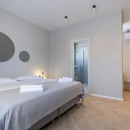 Terra House Luxury Living Between Mountain & Sea *