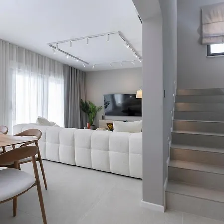 Terra House Luxury Living Between Mountain & Sea Žrnovnica