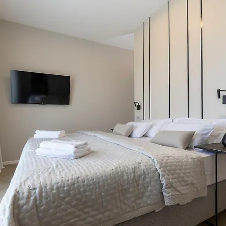Terra House Luxury Living Between Mountain & Sea Zrnovnica