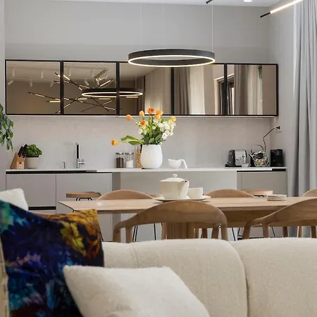 Terra House Luxury Living Between Mountain & Sea