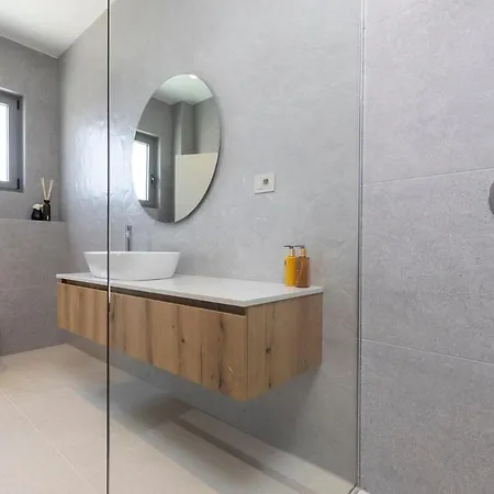 Terra House Luxury Living Between Mountain & Sea Žrnovnica