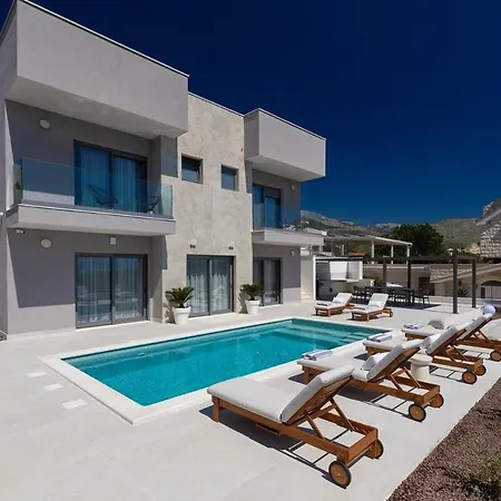 Villa Terra House Luxury Living Between Mountain & Sea