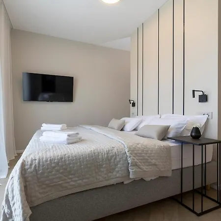 Terra House Luxury Living Between Mountain & Sea Zrnovnica