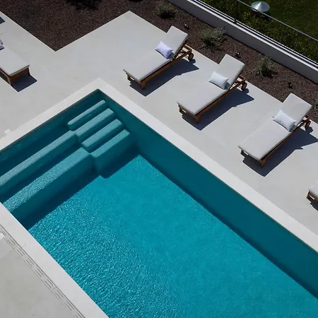 Terra House Luxury Living Between Mountain & Sea *